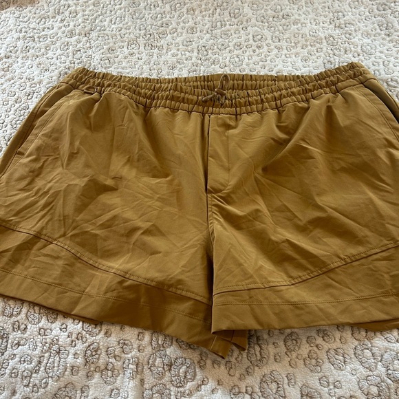 NWOT Old Navy Plus Size Women's 4x BrownShorts 4” - Picture 2 of 11